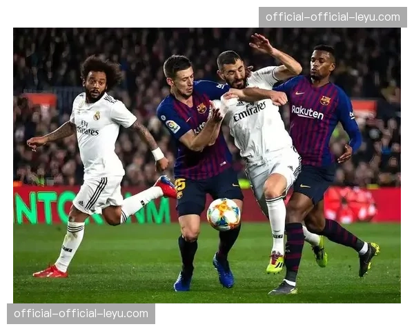 潜在对阵曝光:皇马vs曼城、巴萨vs巴黎概率均为50% 潜在对阵曝光:皇马vs曼城、巴萨vs巴黎概率均为50%