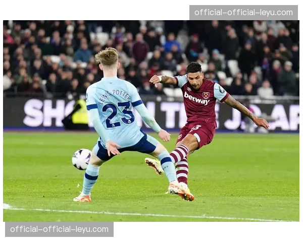 半场:热刺0-1西汉姆联,鲍文开场闪击 半场:热刺0-1西汉姆联,鲍文开场闪击