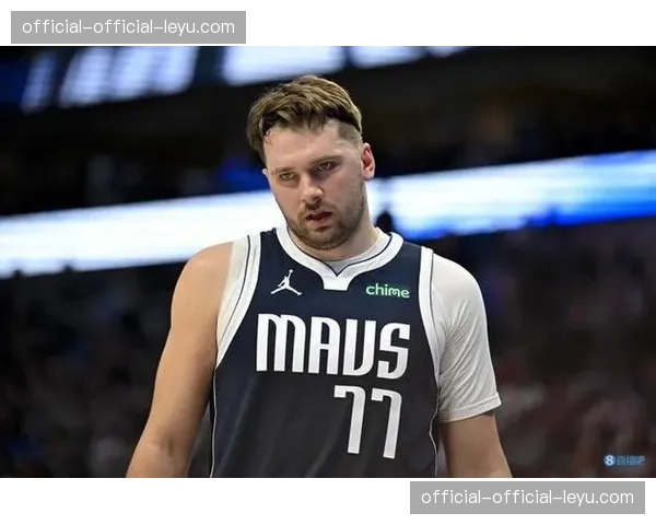 莱切队赛前发布会，主帅确认将继续使用极具侵略性的4-3-3高位防线